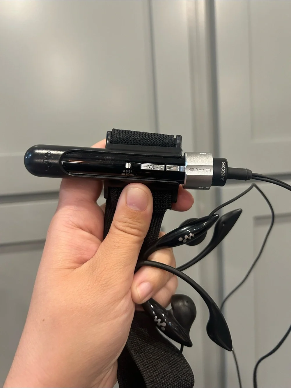 vintage Sony Walkman NW-S200 series digital sports music player